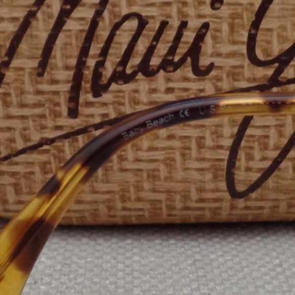 Maui Jim Baby Beach Aviator in Gold w/ Bronze Lens - Picture 6 of 13